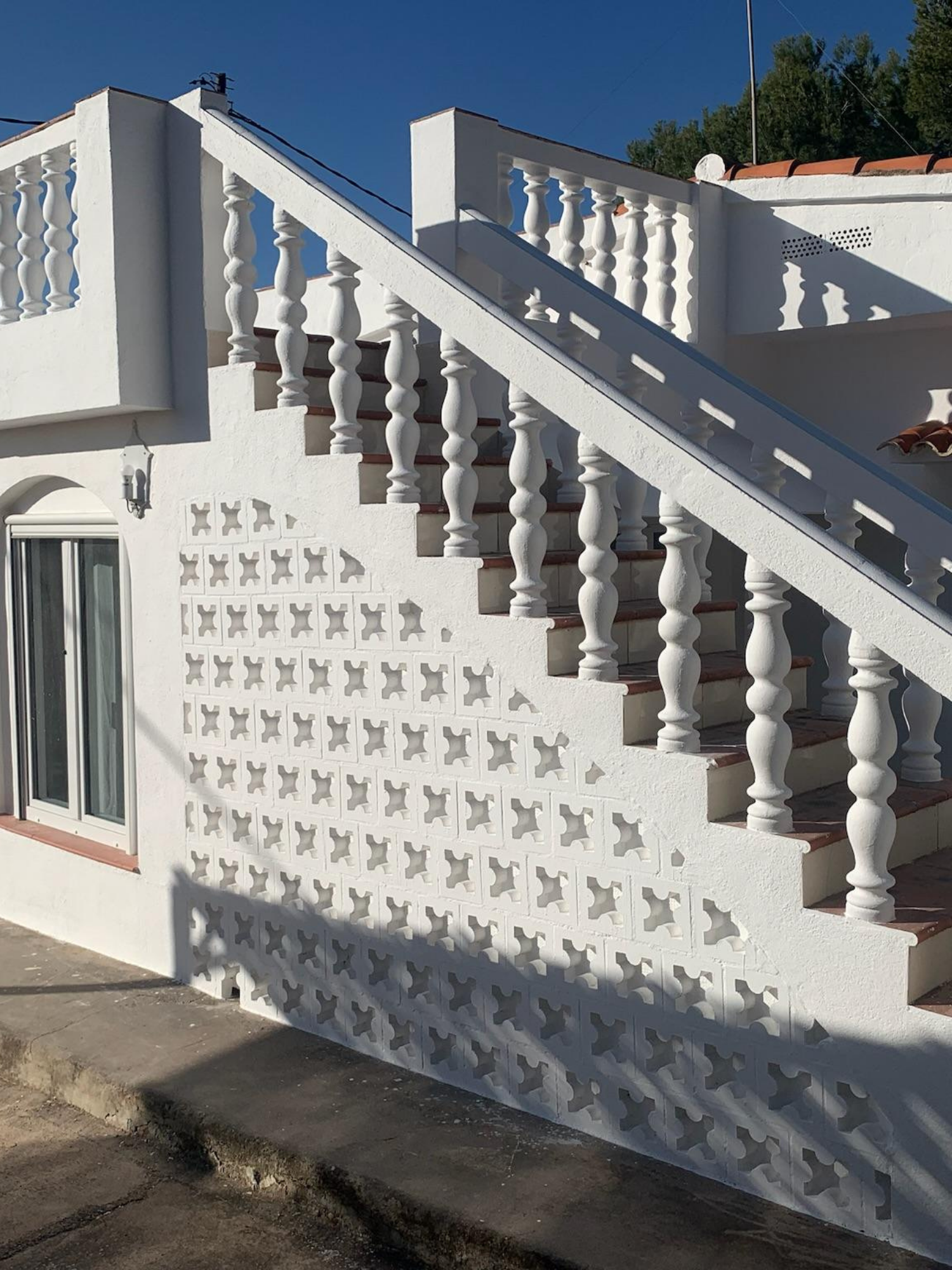 después proyecto de pintura vivienda unifamiliar en escaleras