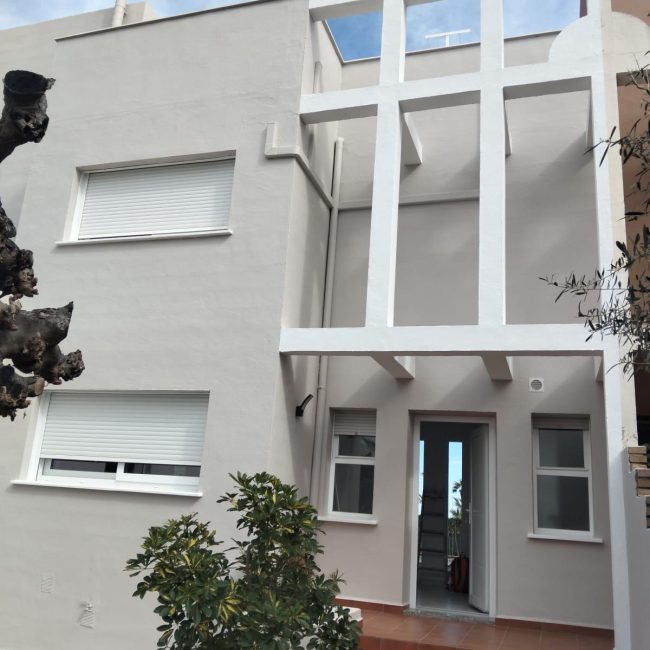 Reforma y pintura exterior de vivienda en Valencia